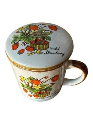 Vintage Wild Strawberry Lidded Coffee Mug Made in Taiwan Cottagecore - Image 1
