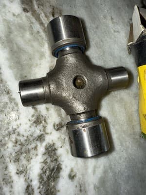 John Deere AW23611: Universal Cross Joint Bearing - Thumbnail 2