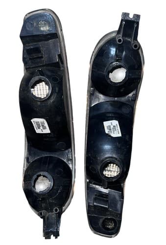 Fit 2000-2006 GMC Sierra Yukon Denali Bumper Signal Lights Driving Lamps OEM - Thumbnail 4