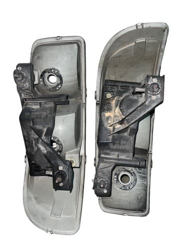 For 1999-2007 GMC Sierra HeadLight Driver & Passenger PAIR GM2502188 OEM - Thumbnail 4