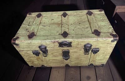 Vintage 1920s-1950s Green Painted Wooden Trunk Chest Metal Hardware - Thumbnail 2