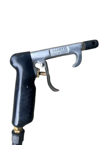 Coilhose Pneumatics Safety Blow Gun with Coiled Air Hose Industrial Tool - Thumbnail 2