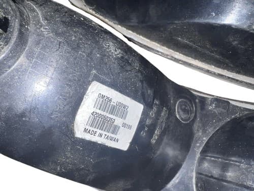 Fit 2000-2006 GMC Sierra Yukon Denali Bumper Signal Lights Driving Lamps OEM - Thumbnail 6