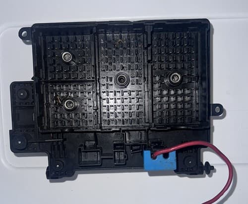 2002 GMC Denali XL Engine Fuse Box 1219364509 - Thumbnail 2