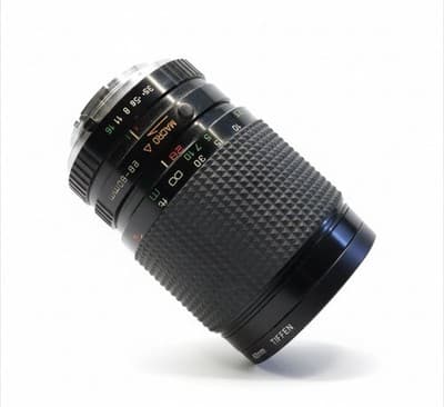 Sakar 28-80mm f/3.5-4.5 Macro Lens Minolta SR Mount 62mm - Image 1