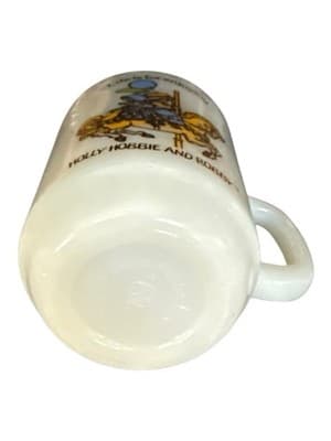 Vtg Holly Robby Hobbie Carousel Horse Milk Glass Mug White Horse Enjoying - Thumbnail 5