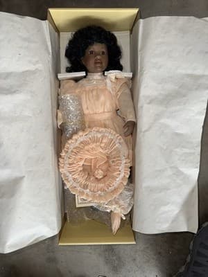 Seymour Mann African American Doll Paulette Aprile Stored In Original Box! - Thumbnail 3