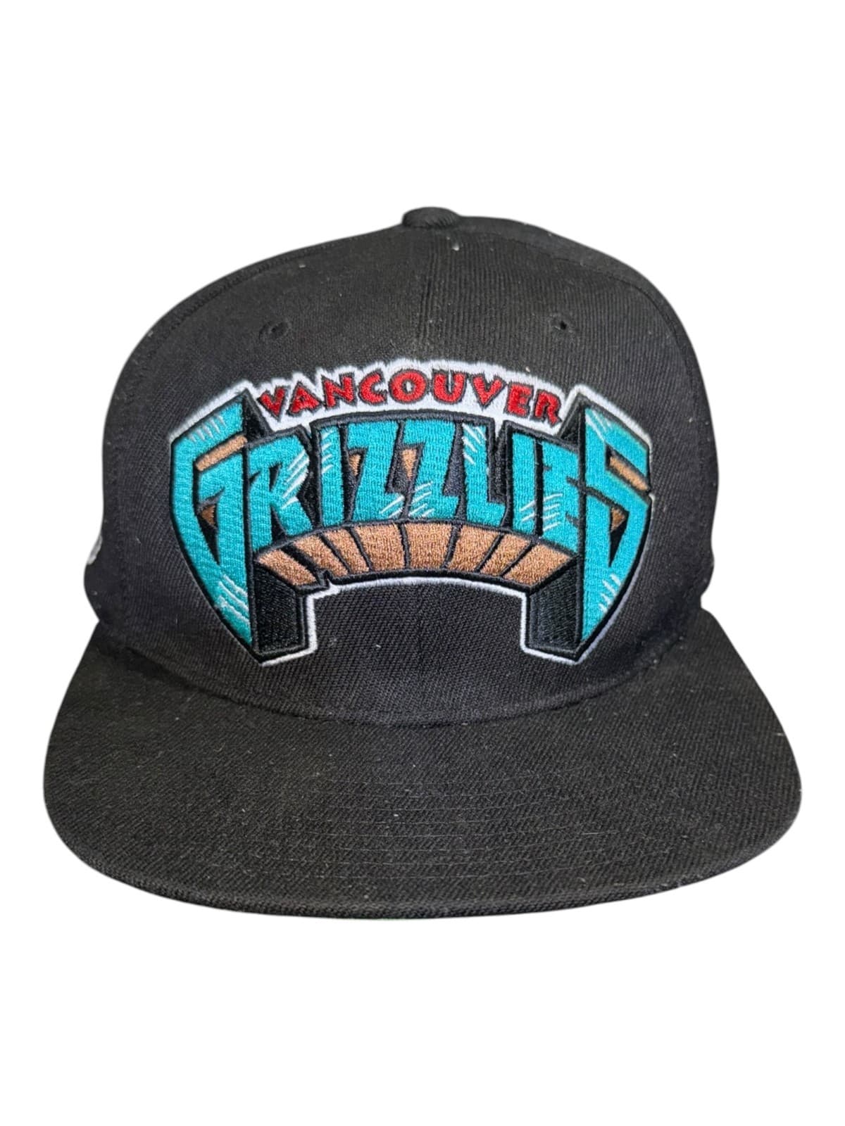 Mitchell & Ness Vancouver Grizzlies Men Black NBA Snapback Hat Embroidered Logo - Image 1