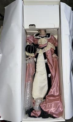 Abbey Treasures Forever Collection Porcelain Doll In Original Box - Thumbnail 4