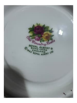 Vintage ROYAL ALBERT Old Country Roses 2 Tier Serving + Bread & Butter Plates - Thumbnail 9
