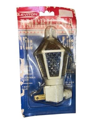 Vintage Leviton Americana Nite Lite Lantern Night Light in Original Package NOS - Image 1