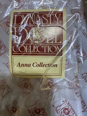 UNUSED DYNASTY Annual Doll Of The Year 1989 AMBER Porcelain Doll 17" - Thumbnail 3