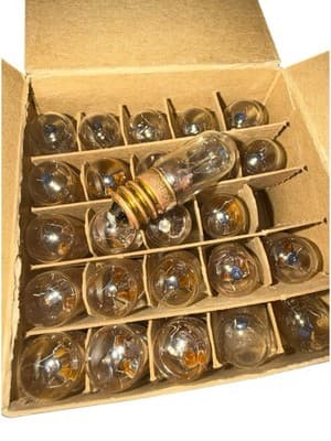 Vintage Box of 25 Sol-Rex T 4-1/2 120V 4W Miniature Clear Incandescent Bulbs NOS - Thumbnail 3