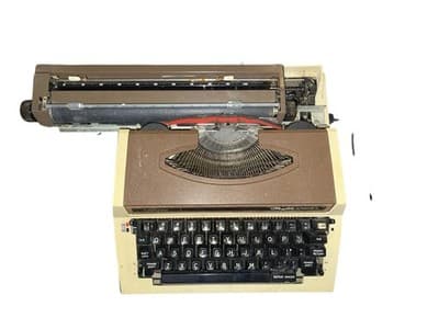 Brother Profile Automatic 12 Typewriter Model 4612 w/ Case – For Parts/Repair - Thumbnail 2