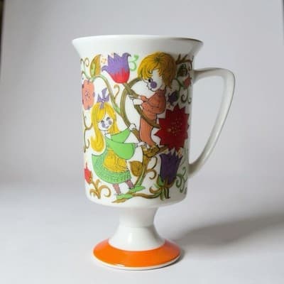 Vintage 1970s Royal Crownford Flower Children Pedestal Mug T. Jones #2813 - Thumbnail 4