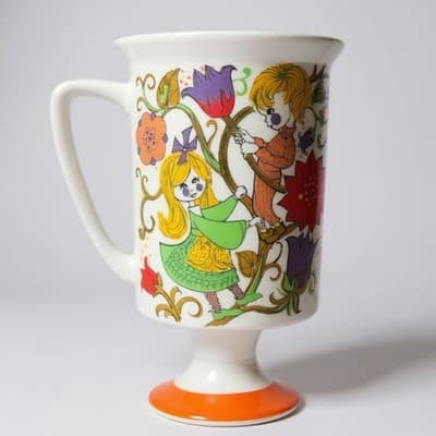 Vintage 1970s Royal Crownford Flower Children Pedestal Mug T. Jones #2813 - Thumbnail 2