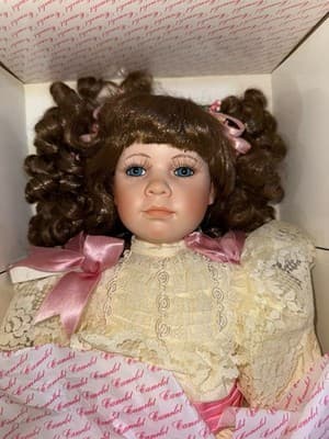 Authentic Camelot Doll 23” Julia Never Taken Out Of Box Mint Condition - Thumbnail 2