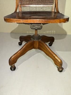 Vintage Caned Back Oak Wood Office, Bankers Rolling Swivel Chair - Nice!! - Thumbnail 2