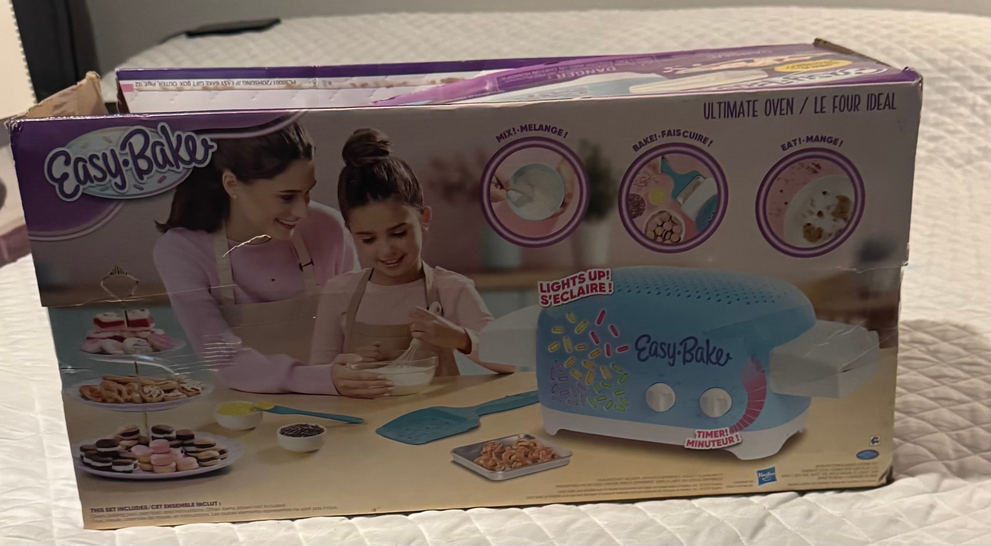 Easy-Bake Ultimate Oven Blue with Baking Accessories - Image 1