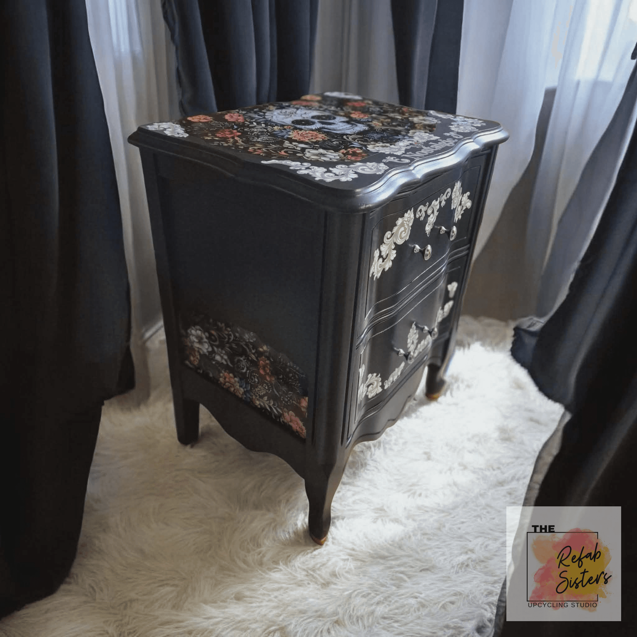 Nostalgic Skull Floral Nightstand with Drawers - Thumbnail 3