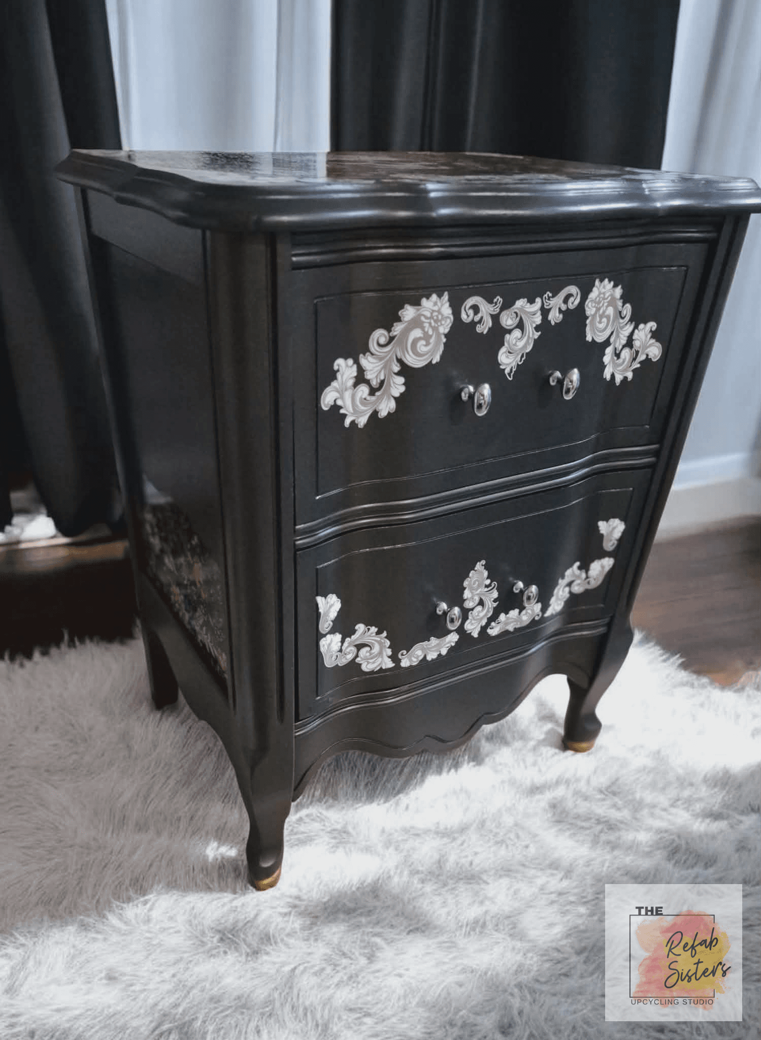 Nostalgic Skull Floral Nightstand with Drawers - Thumbnail 4