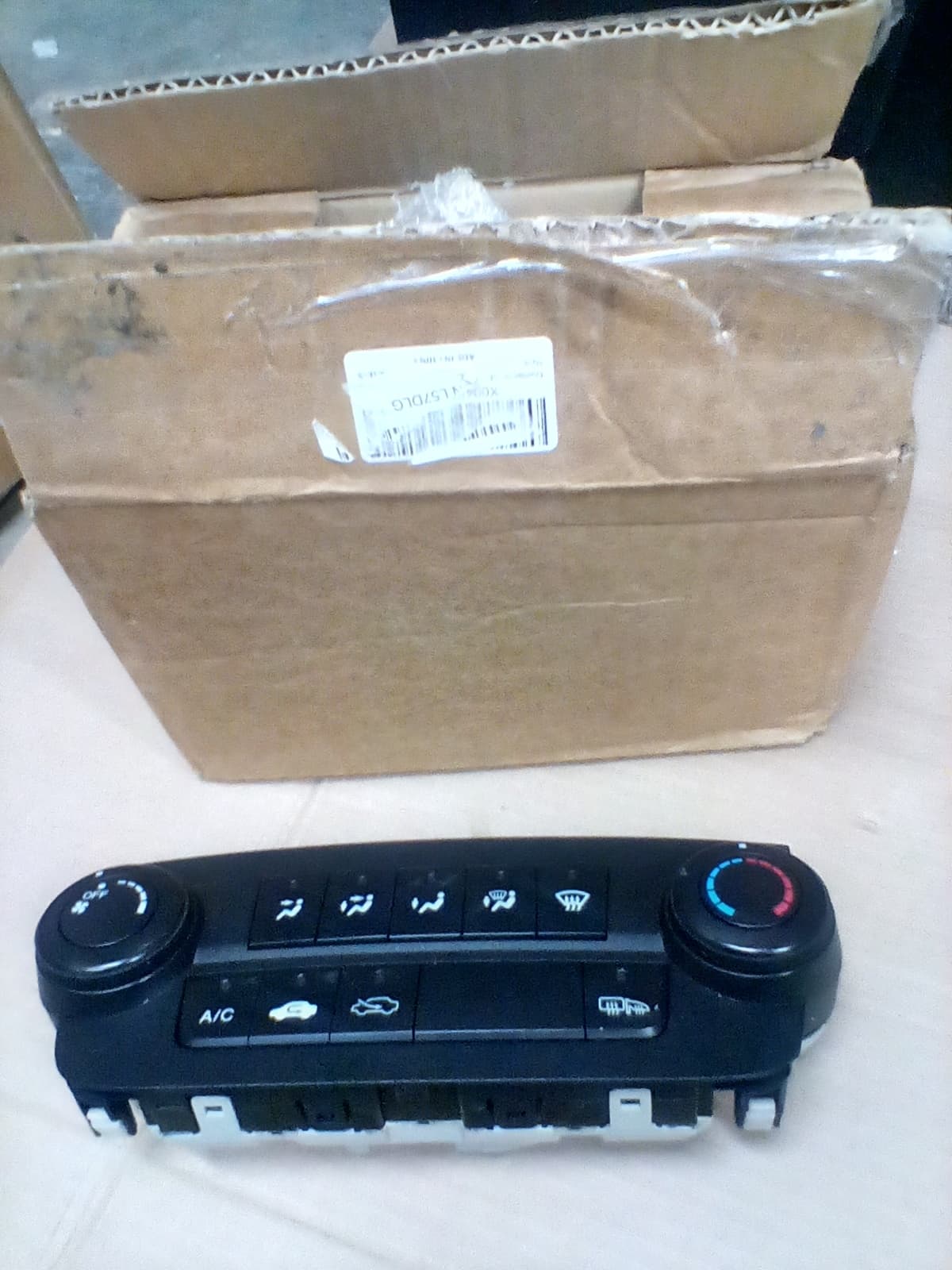 OEM Honda CR-V HVAC control unit for  2007-2011 - Thumbnail 3