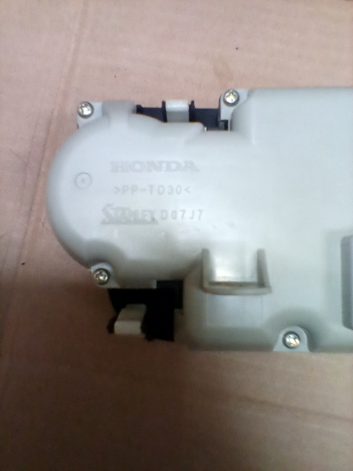 OEM Honda CR-V HVAC control unit for  2007-2011 - Thumbnail 6