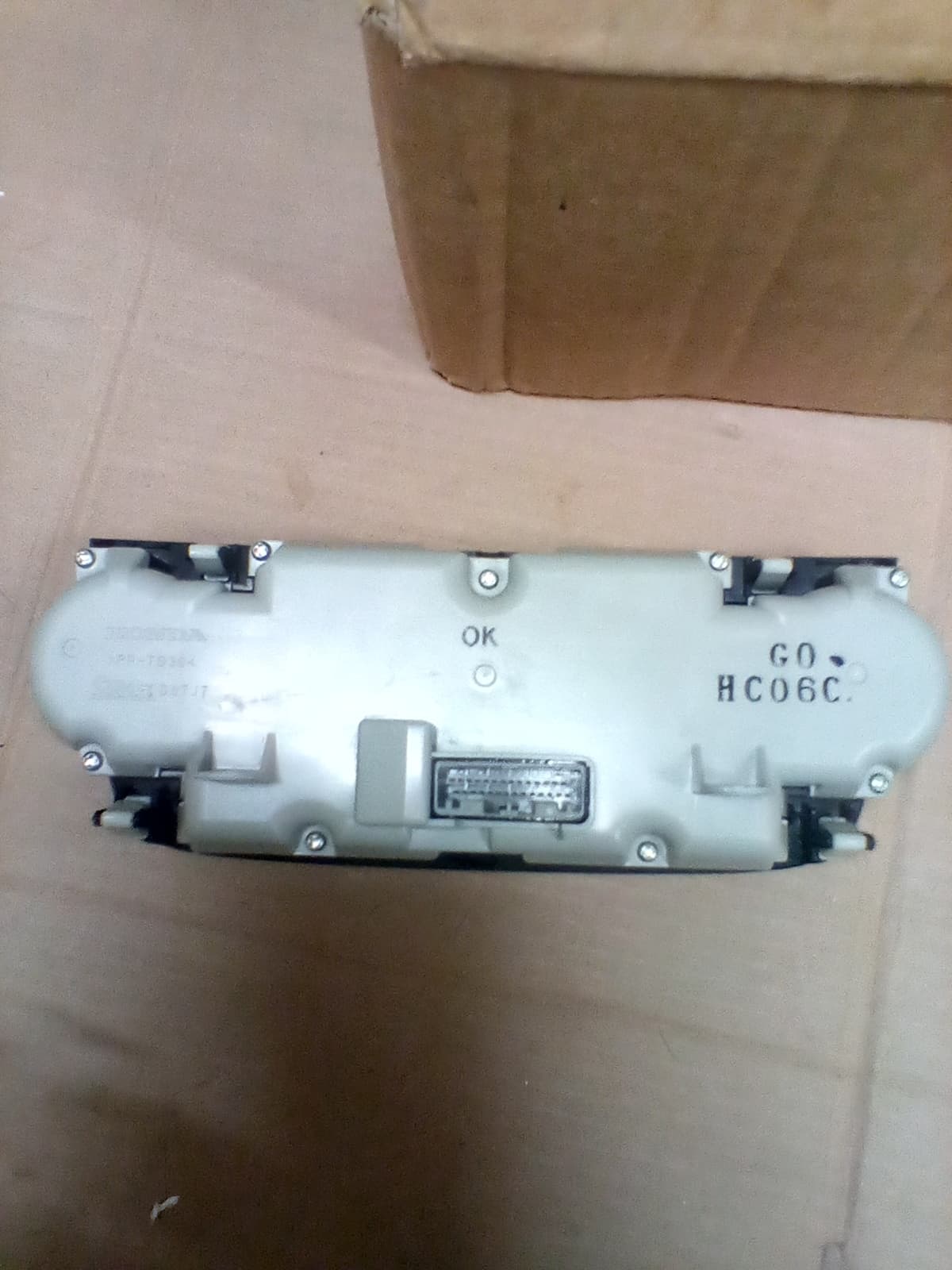 OEM Honda CR-V HVAC control unit for  2007-2011 - Thumbnail 7