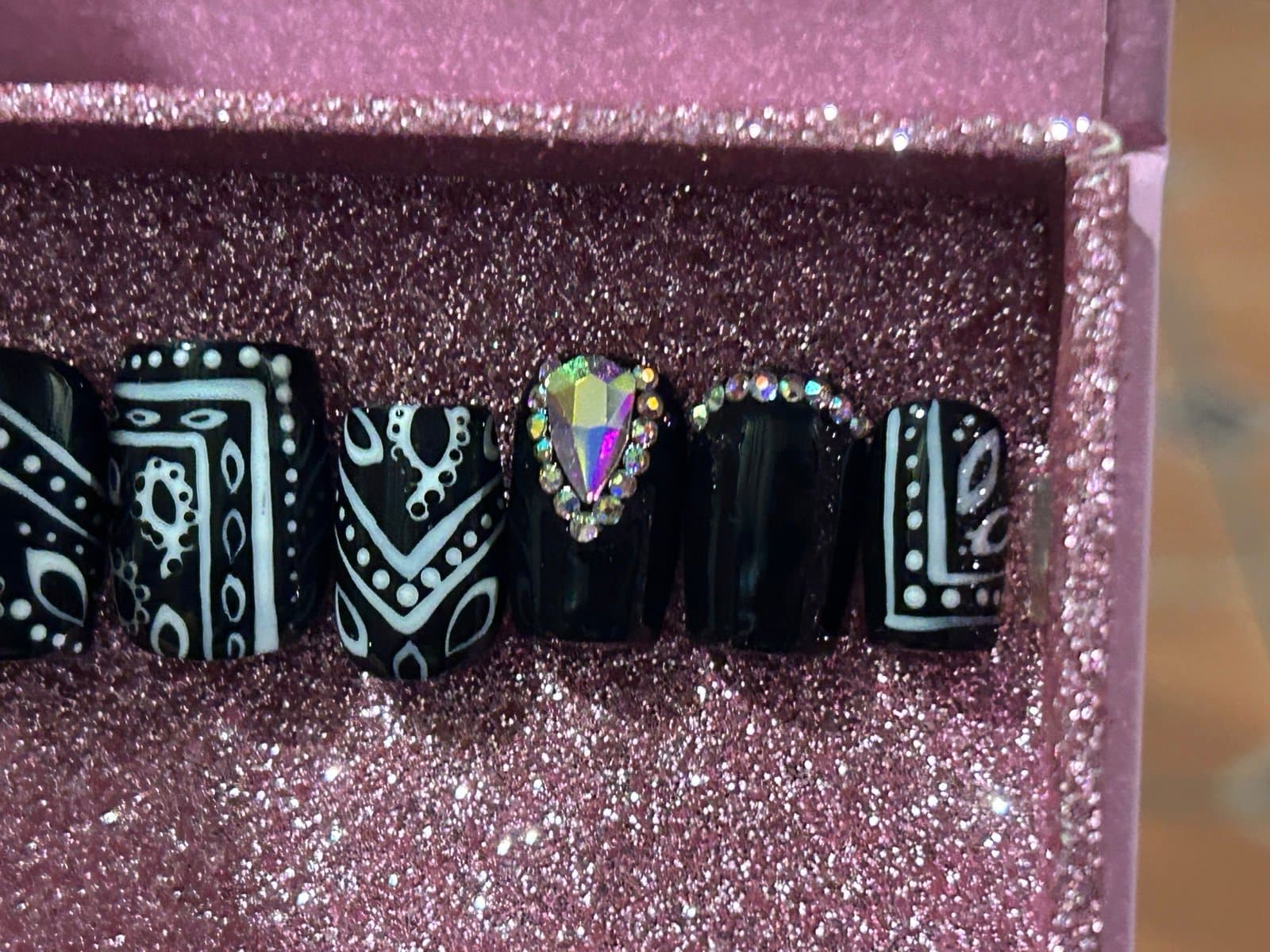 Acrylic Handpainted Design Medium-Length Nail Set - Thumbnail 4