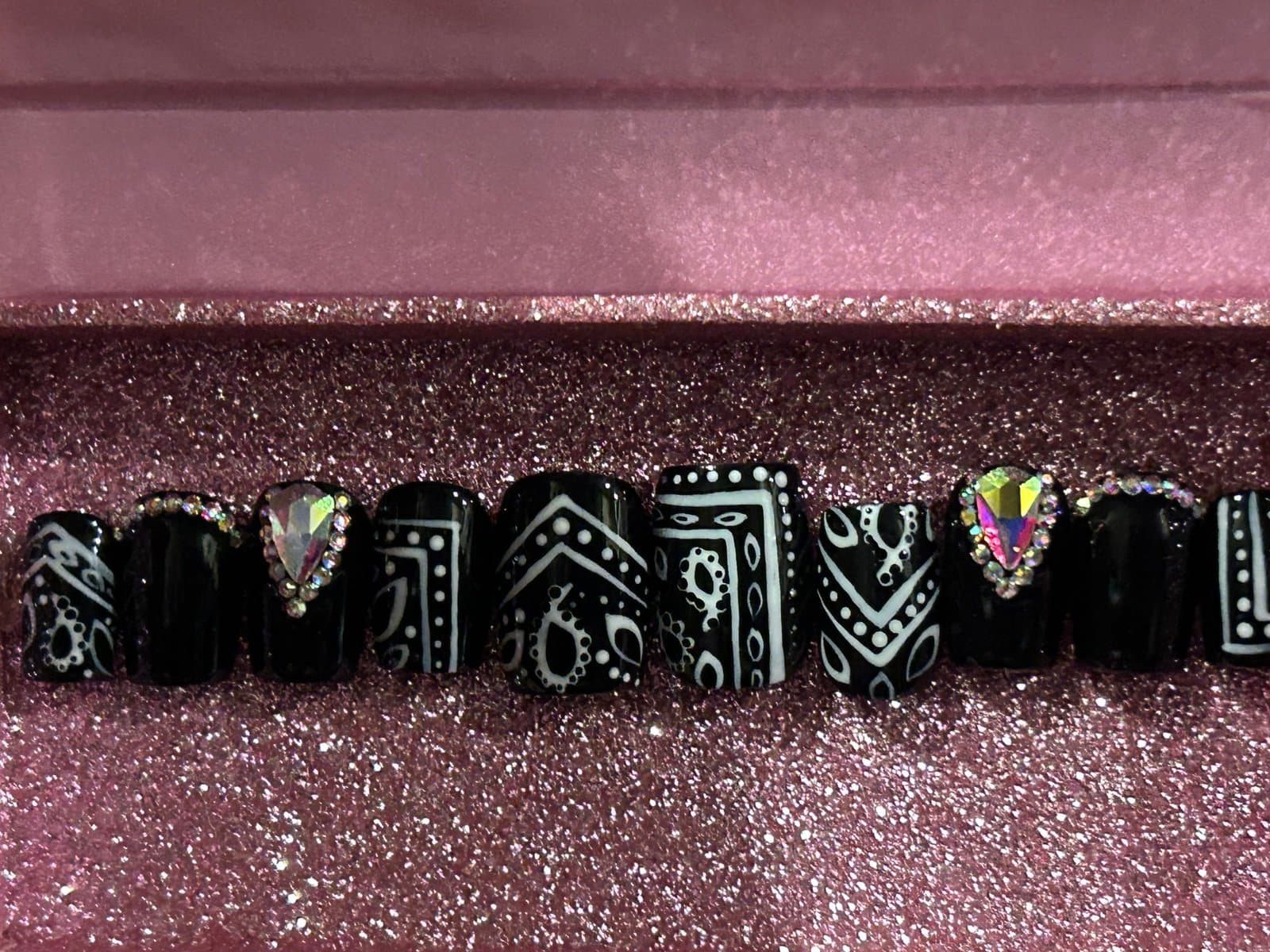 Acrylic Handpainted Design Medium-Length Nail Set - Thumbnail 3