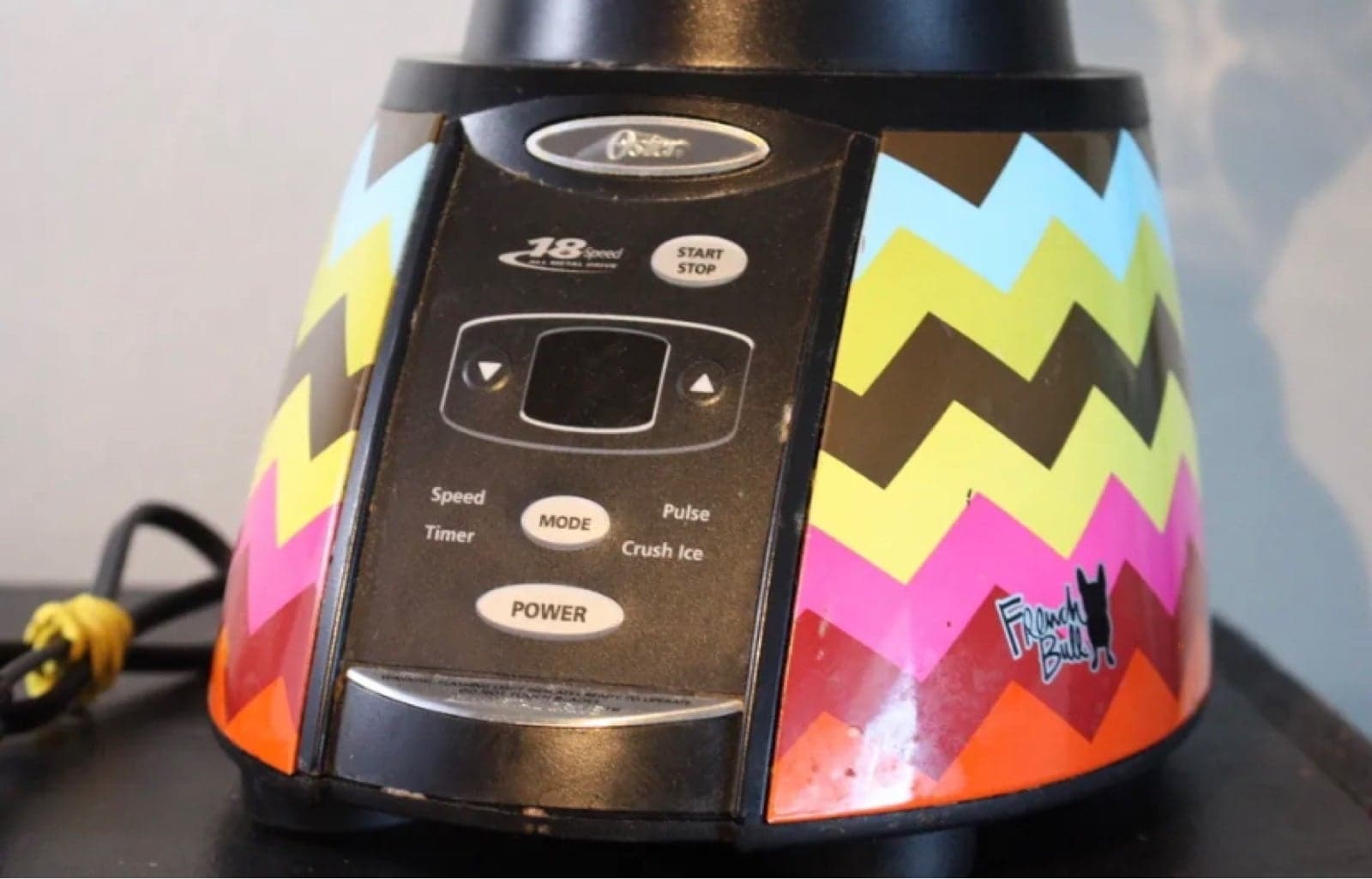 Oster + French Bull Limited Edition Blender 18 Speed w/ Pyrex Pitcher - Thumbnail 2