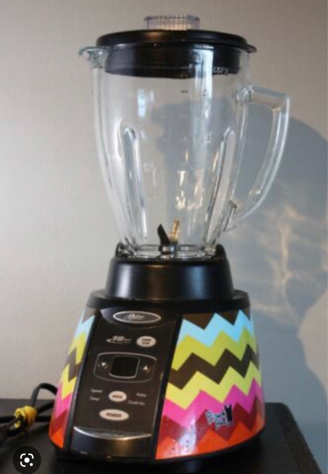 Oster + French Bull Limited Edition Blender 18 Speed w/ Pyrex Pitcher - Thumbnail 8