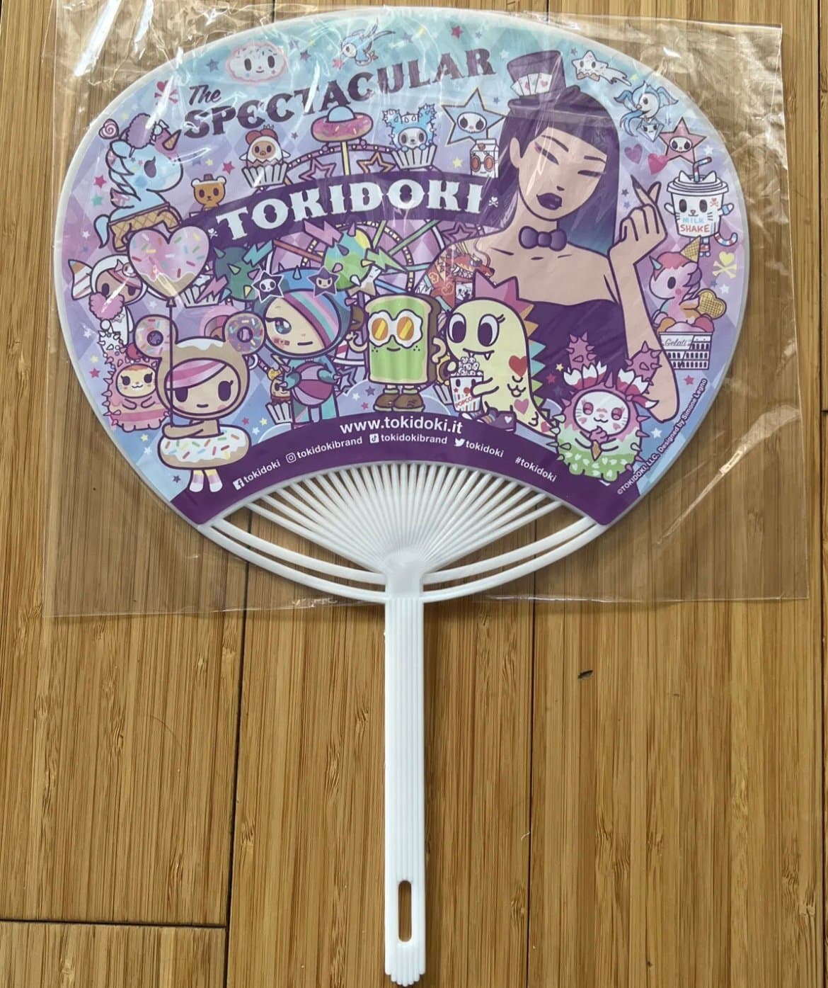 SDCC 2023 Tokidoki Uchiwa Plastic Hand Fan Comic Con Exclusive | Brand New - Thumbnail 6