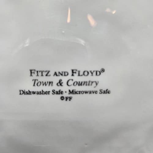 Fitz & Floyd Town & Country Salad Dessert Plate Red Cream 8.5in EUC 6532685 - Thumbnail 5