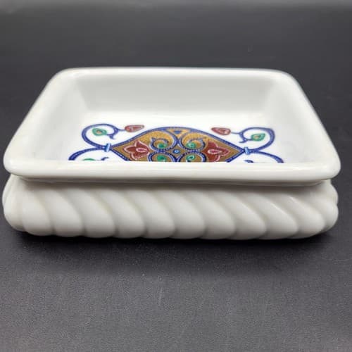 Vintage Byzantium Elizabeth Arden White Swirl Vase with Lid & Soap Trinket Dish - Thumbnail 5