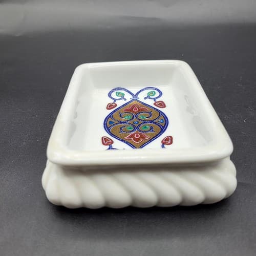 Vintage Byzantium Elizabeth Arden White Swirl Vase with Lid & Soap Trinket Dish - Thumbnail 6