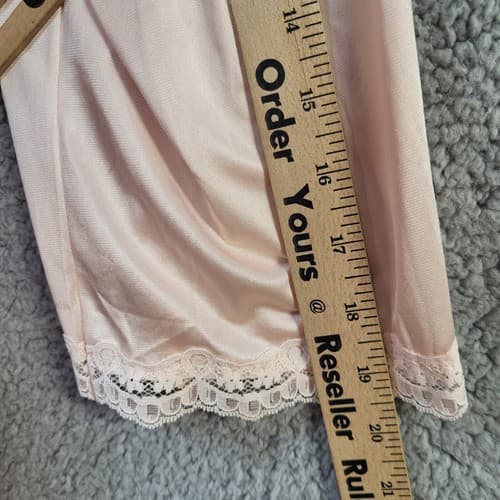 Lorraine Womens Robe Pink M Nylon Lace Pearls Silky Flowey Comfort Vintage USA - Thumbnail 11