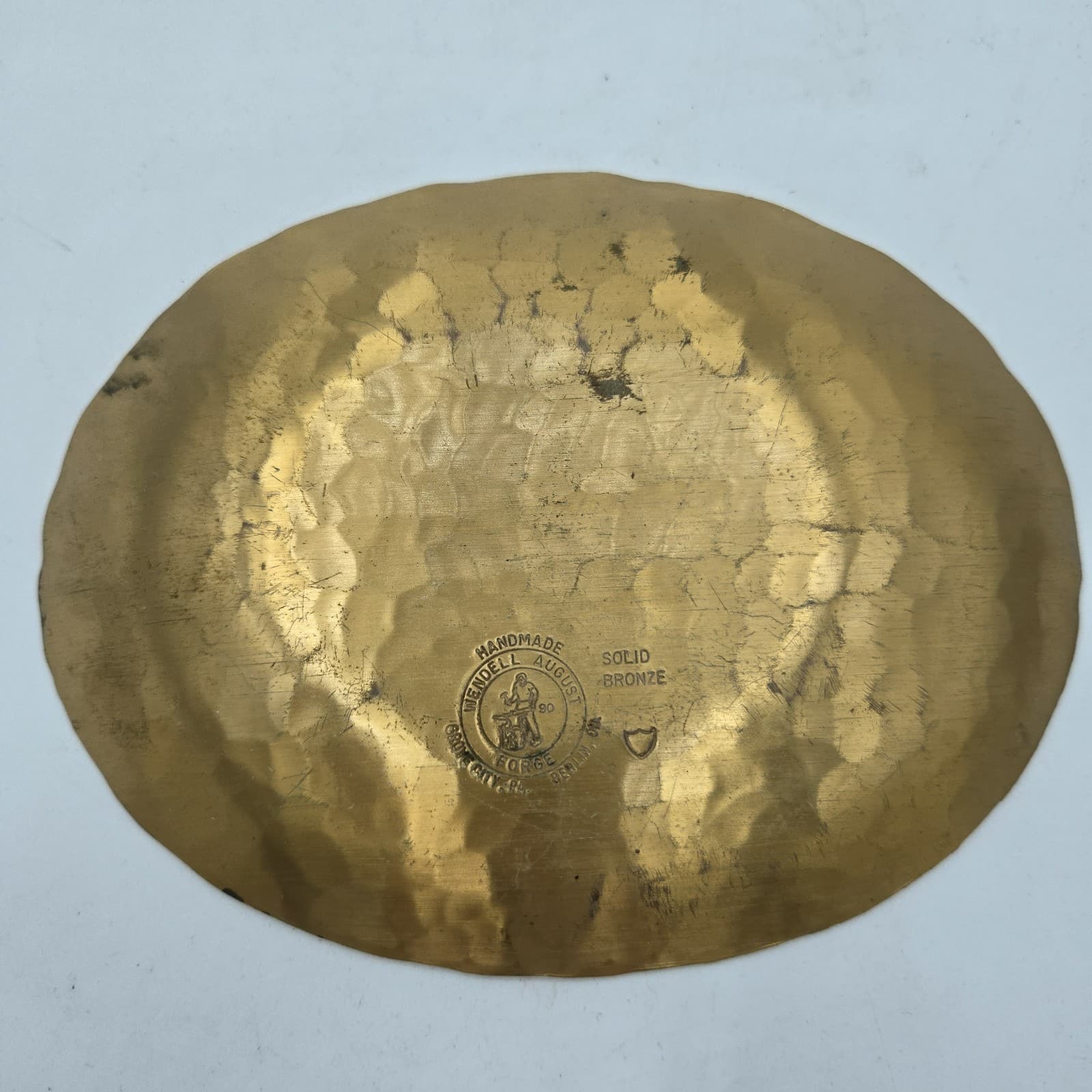 August Wendall Forge Handmade Solid Bronze Amish Famil Life Scene Oval Plate 4" - Thumbnail 3