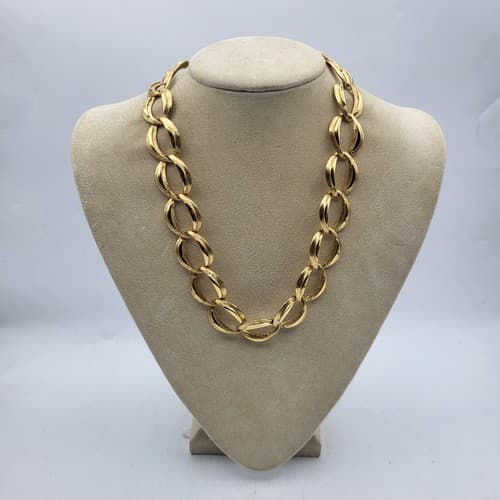 Vintage Napier Chain Necklace 1 in Chucky Textured Links Goldtone 20 in Marked - Thumbnail 2