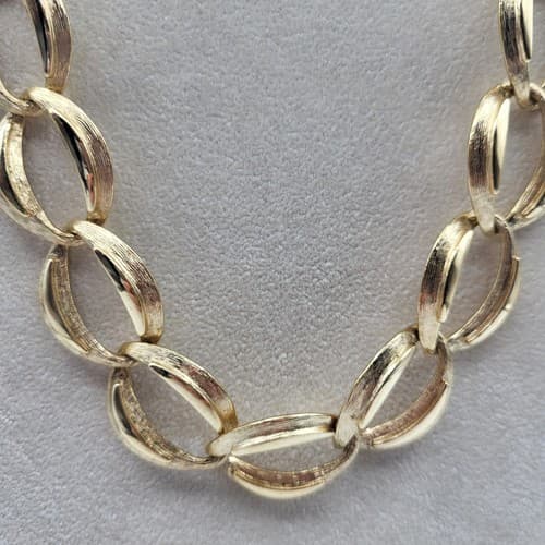 Vintage Napier Chain Necklace 1 in Chucky Textured Links Goldtone 20 in Marked - Thumbnail 3