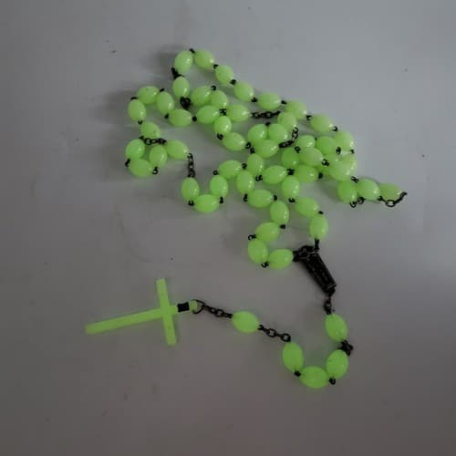 Rosary Beads Large Oval Glow in the Dark 30” Drop White Green Vibrant Vintage - Thumbnail 2