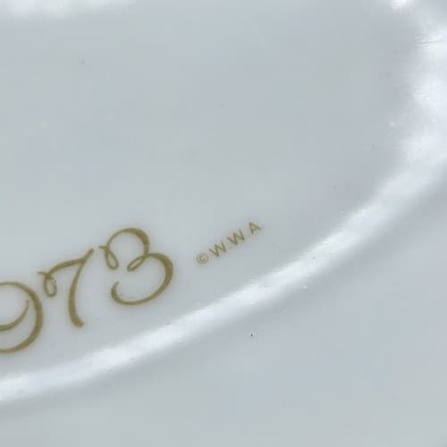 Holly Hobbie Christmas 1973 Commemorative Plate 'The Time to be Happy is Now' - Thumbnail 11