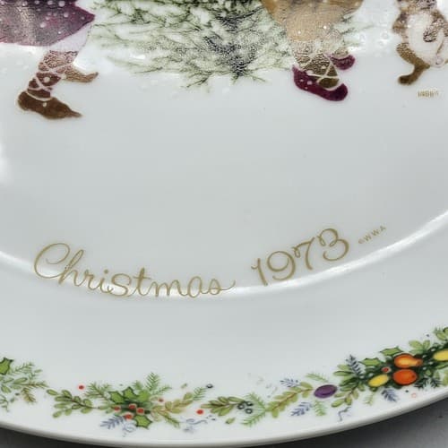Holly Hobbie Christmas 1973 Commemorative Plate 'The Time to be Happy is Now' - Thumbnail 10