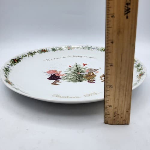 Holly Hobbie Christmas 1973 Commemorative Plate 'The Time to be Happy is Now' - Thumbnail 7