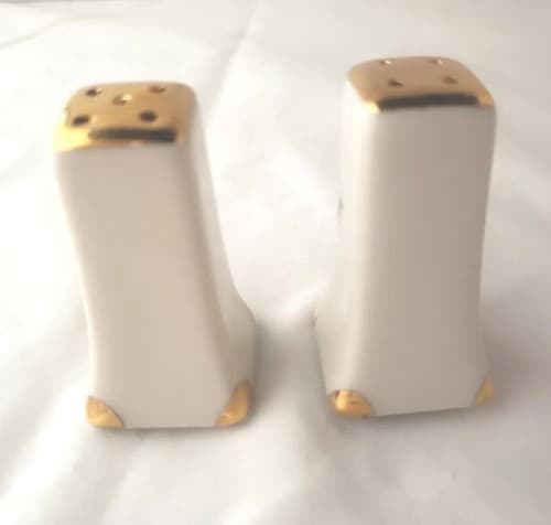 Christmas Salt & Pepper Shakers Hollyberry 24k Gold Square Column 2.5" Corks - Thumbnail 3