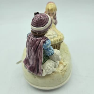 Otigiri Navitity Porcelain Music Box Figurine Silent Night Japan - Thumbnail 5
