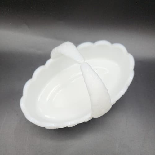 Vintage Westmoreland Paneled Grape Milk Glass Handled Oval Small Basket - Thumbnail 4