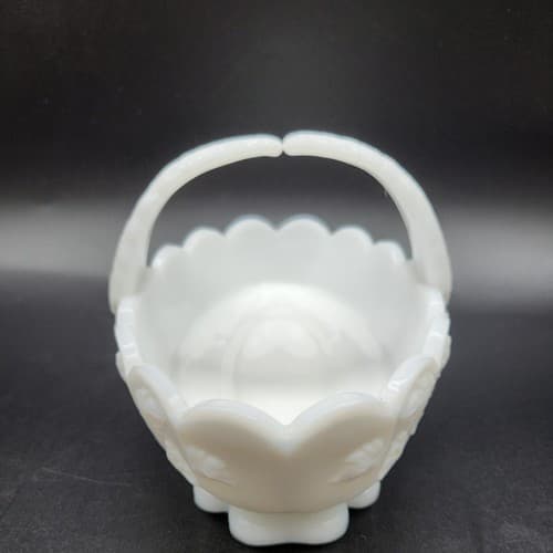 Vintage Westmoreland Paneled Grape Milk Glass Handled Oval Small Basket - Thumbnail 2
