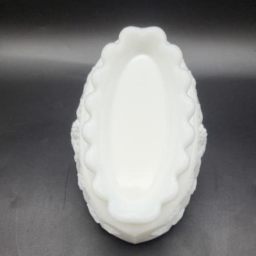 Vintage Westmoreland Paneled Grape Milk Glass Handled Oval Small Basket - Thumbnail 6
