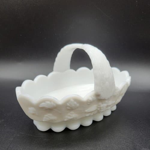 Vintage Westmoreland Paneled Grape Milk Glass Handled Oval Small Basket - Thumbnail 3